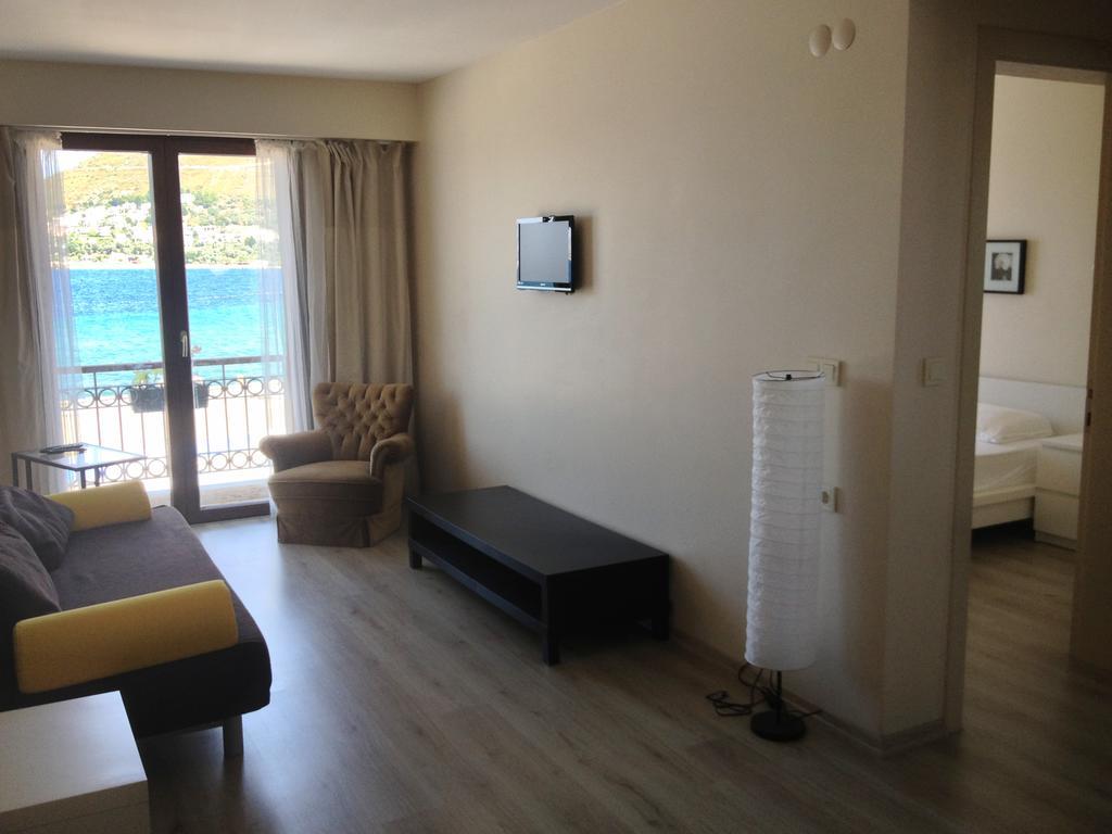 Nemrut Bay Otel Yenifoca Zimmer foto